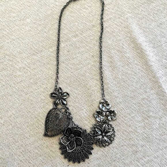 Necklace - Picture 2 of 3